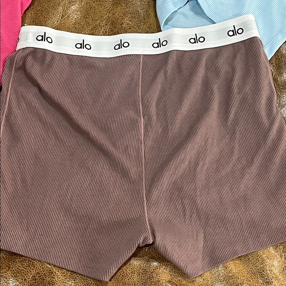 ALO Yoga Ribbed Boxer Briefs Set - Picture 6 of 10